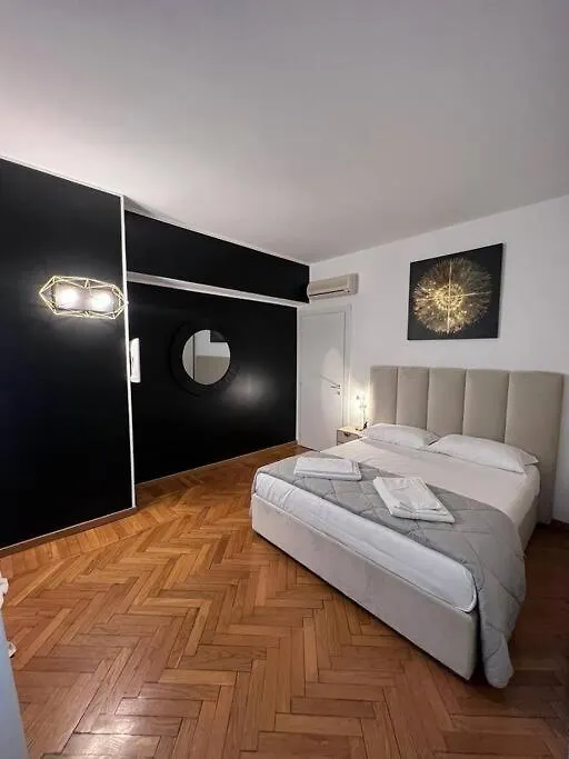 Apartment Luxury Suite With Terrace Near Arco Della Pace Milan